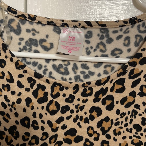 🎀 No boundaries leopard print dress💕 Size 3-5. Super fun and so stunning on❣️ - Picture 2 of 3